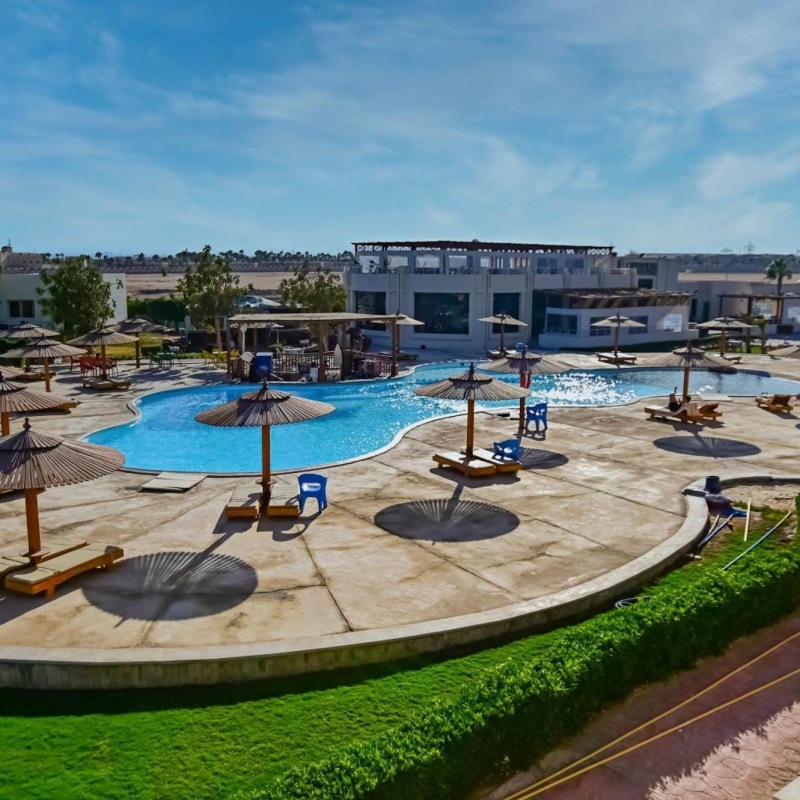 🏨 فندق نيو إيجلز (New Eagles Aqua Park Resort)