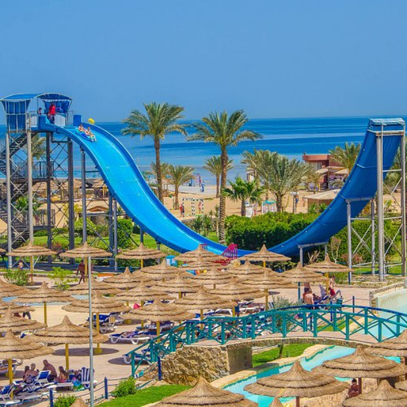 🏨 فندق تيتانيك بالاس (Titanic Palace Resort & Aqua Park)