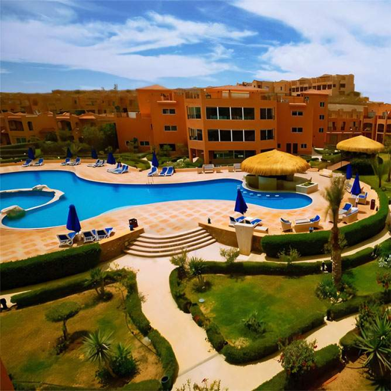 🏨 لاروز إمباير – العين السخنة (La Rosa Empire Hotel)