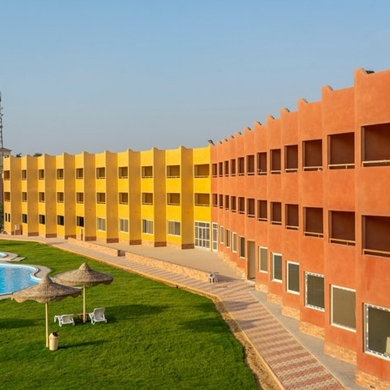🏨 فندق الفنار دي لونا – العين السخنة